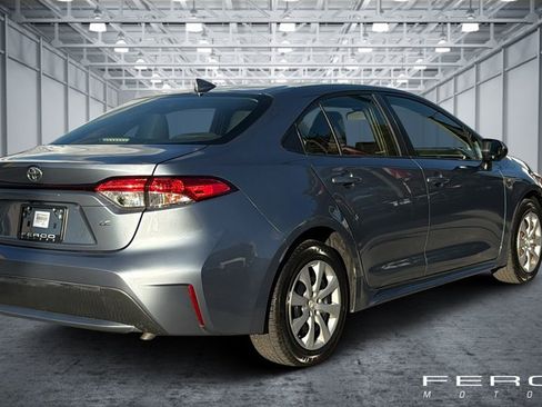 Used 2021 Toyota Corolla LE image 5