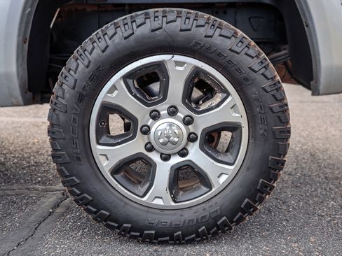 Used 2015 RAM 3500 Laramie w/ Convenience Group AWD/4WD image 8