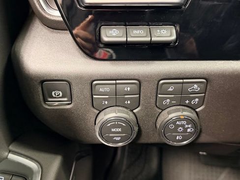 Certified 2026 Chevrolet Silverado 1500 High Country w/ High Country Premium Package AWD/4WD image 19