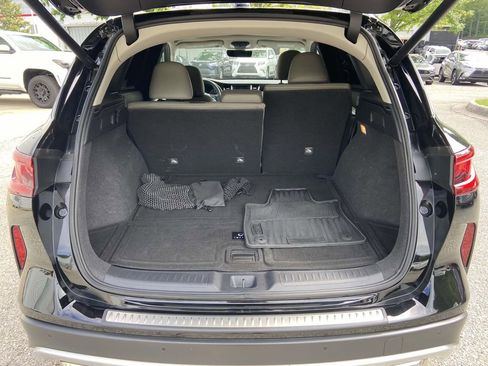 Used 2024 INFINITI QX50 Luxe w/ Accent Package FWD image 9