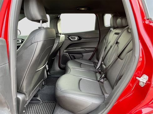 Used 2025 Jeep Compass Latitude w/ Altitude Special Edition image 23