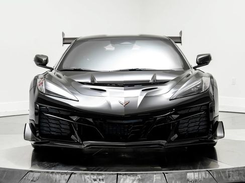 Used 2026 Chevrolet Corvette ZR1 w/ ZR1 Carbon Fiber Aero Package RWD image 3