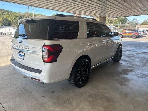 Certified 2024 Ford Expedition Platinum image 4