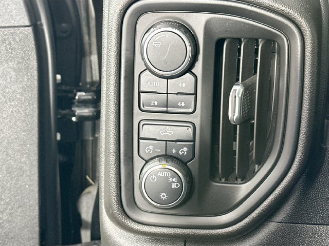 Used 2022 Chevrolet Silverado 1500 Custom Trail Boss AWD/4WD image 18