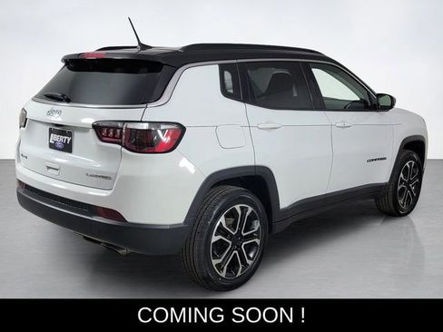 Used 2022 Jeep Compass Limited AWD/4WD image 3