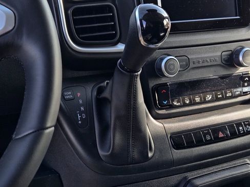 New 2025 RAM ProMaster 2500 w/ Quick Order Package 22G SLT image 13