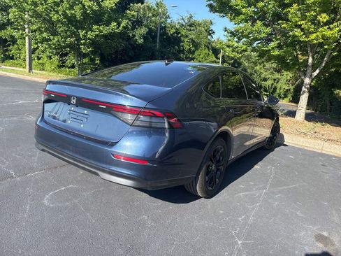 Used 2025 Honda Accord SE image 1