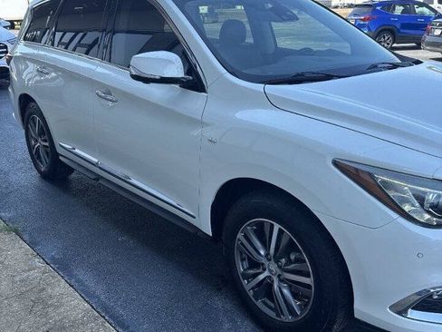 Used 2020 INFINITI QX60 Luxe w/ Essential Package FWD image 8