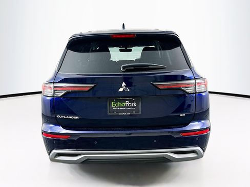 Used 2025 Mitsubishi Outlander SE FWD image 7