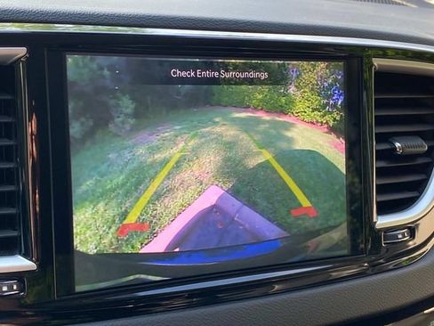 Used 2024 Chrysler Pacifica Touring-L FWD image 26