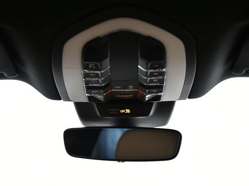 Certified 2023 Porsche Macan S AWD/4WD image 17