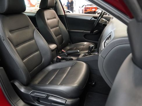 Used 2017 Volkswagen Jetta SE FWD image 33