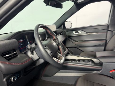 Used 2025 Ford Explorer ST-Line AWD/4WD image 24