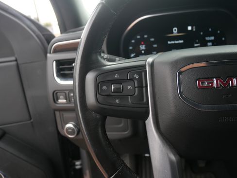 Used 2022 GMC Yukon XL SLE image 24