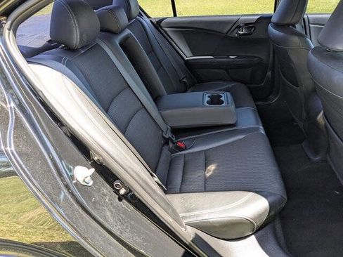 Used 2017 Honda Accord Sport image 30