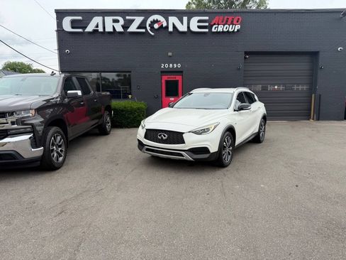 Used 2018 INFINITI QX30 AWD w/ Cargo Package image 1