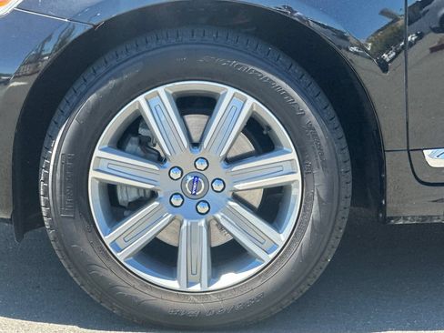 Used 2017 Volvo XC60 T5 Inscription w/ Preferred Option Package FWD image 11
