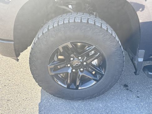 Used 2024 Chevrolet Silverado 1500 LT Trail Boss w/ Protection Package image 10