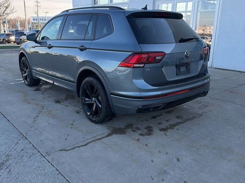Certified 2024 Volkswagen Tiguan SE R-Line image 4