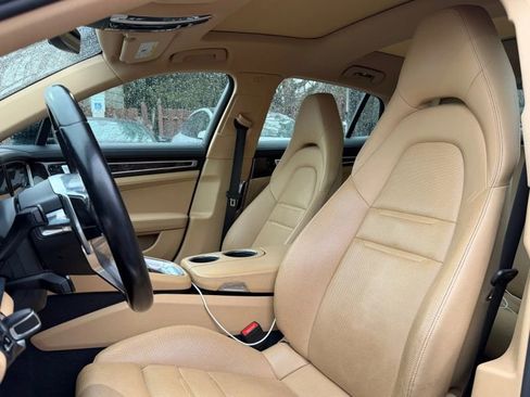 Used 2018 Porsche Panamera 4S image 11