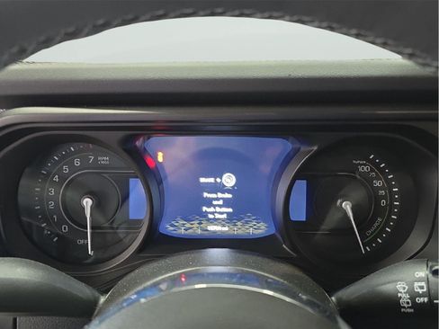 Used 2025 Jeep Wrangler Unlimited Sahara AWD/4WD image 11