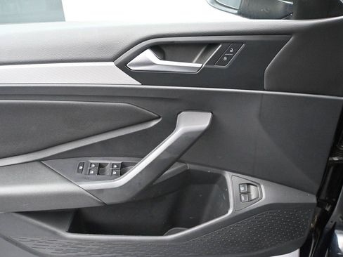 Certified 2021 Volkswagen Jetta SE FWD image 9