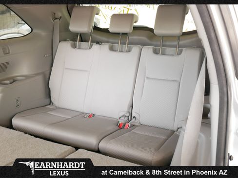 Used 2017 Toyota Highlander LE image 4