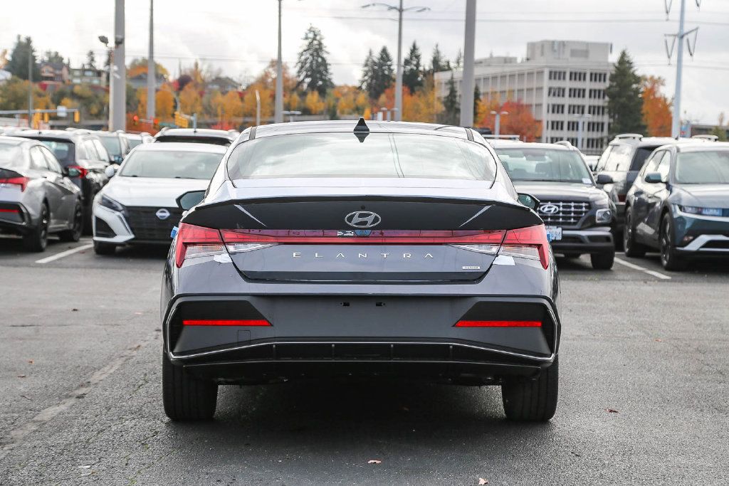 Certified 2026 Hyundai Elantra SEL FWD image 8