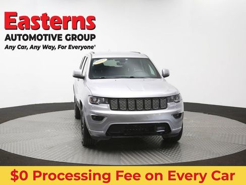 Used 2017 Jeep Grand Cherokee Laredo AWD/4WD image 51