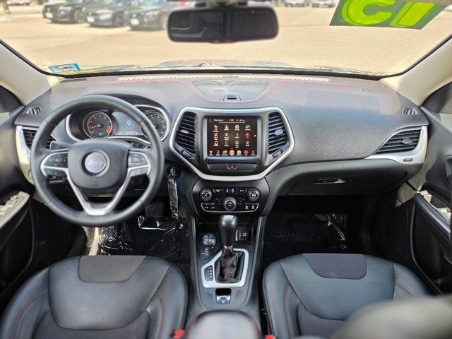 Used 2015 Jeep Cherokee Trailhawk w/ Cold Weather Group AWD/4WD image 30