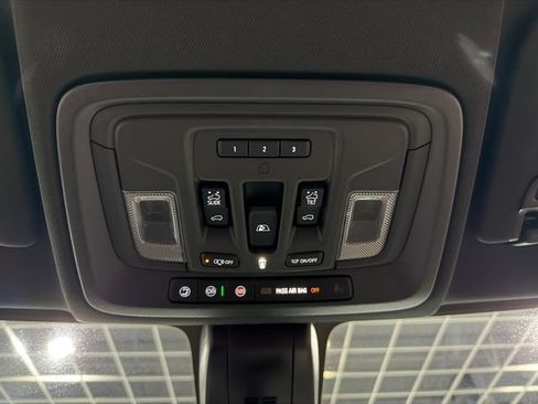 Used 2021 GMC Sierra 2500 AT4 w/ AT4 Premium Plus Package AWD/4WD image 24
