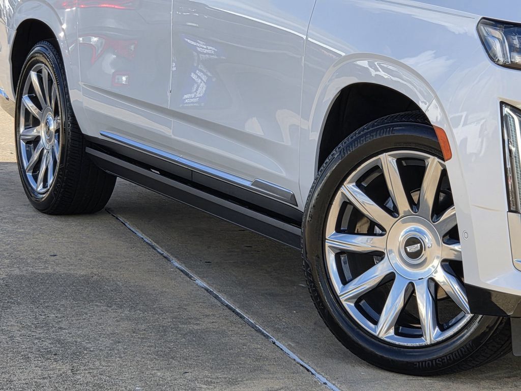 Used 2022 Cadillac Escalade ESV Premium Luxury Platinum AWD/4WD image 11