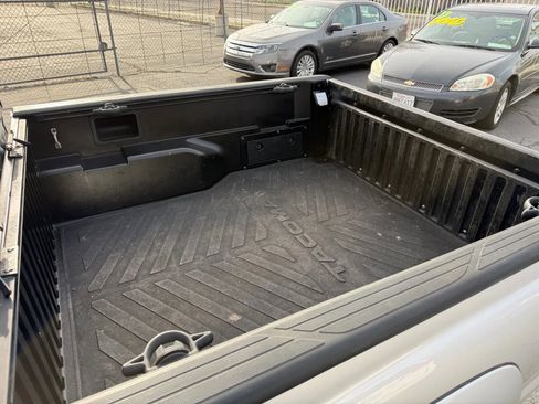 Used 2012 Toyota Tacoma PreRunner w/ SR5 Pkg image 7