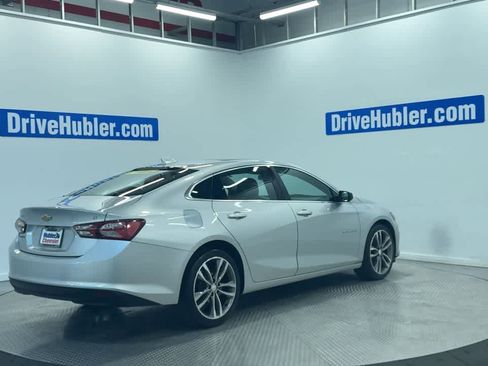 Used 2022 Chevrolet Malibu LT FWD image 2