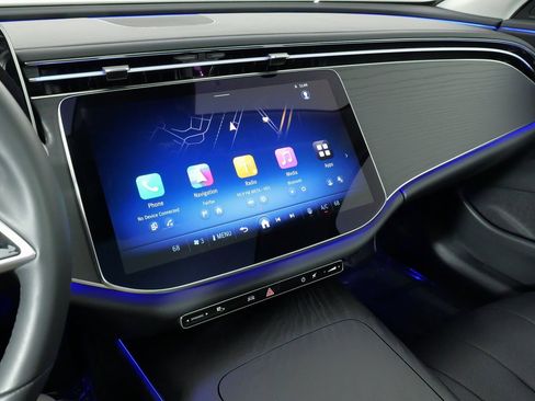 Used 2025 Mercedes-Benz E 350 4MATIC Sedan image 52