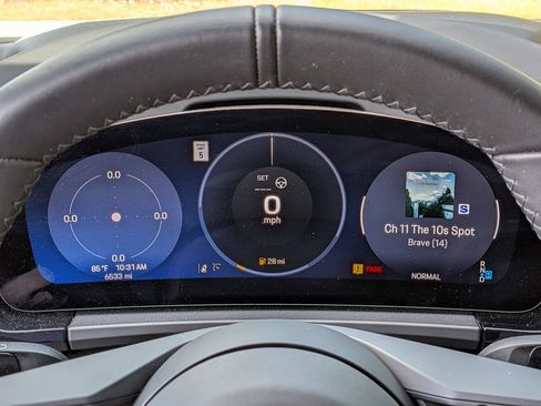 Certified 2025 Porsche Macan 4S Electric AWD/4WD image 10
