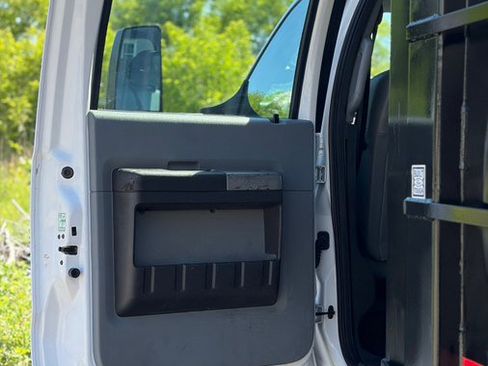 Used 2017 Ford F650 2WD Crew Cab Super Duty image 18