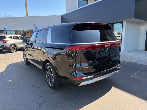 Certified 2024 Kia Carnival EX image 7