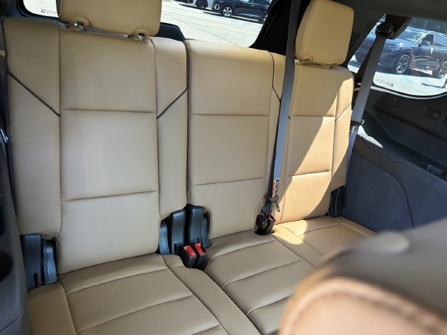 Used 2025 Cadillac Escalade Premium Luxury w/ LPO, Radiant Package AWD/4WD image 34