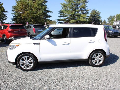Used 2014 Kia Soul + image 10