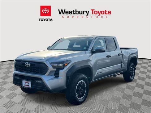 Certified 2025 Toyota Tacoma TRD Off-Road image 5