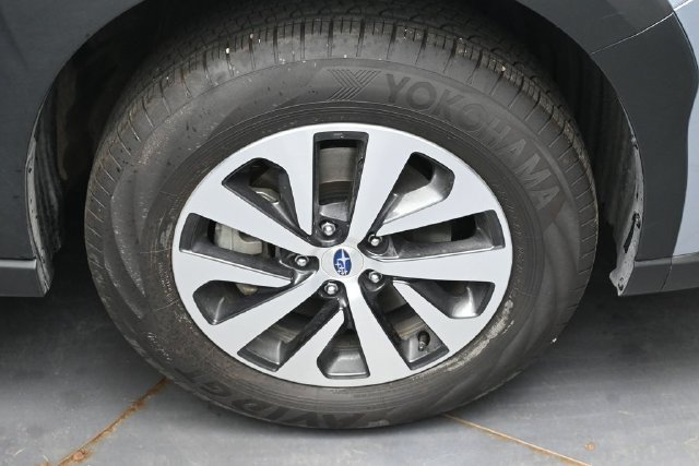 Used 2025 Subaru Outback Premium AWD/4WD image 10
