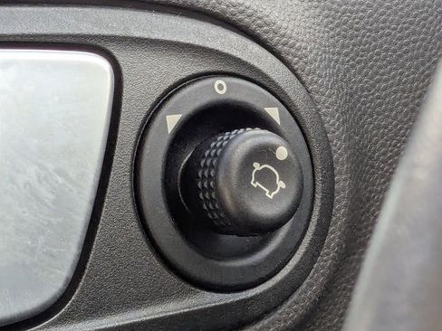 Used 2015 Ford Fiesta SE image 24