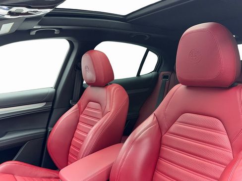 Used 2024 Alfa Romeo Stelvio Veloce image 34