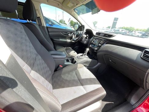 Used 2018 Nissan Rogue Sport SV FWD image 25