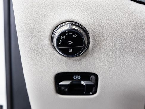 Used 2026 Mercedes-Benz GLC 350e 4MATIC image 10