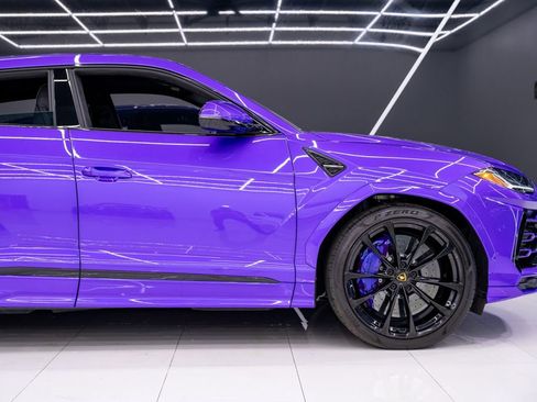 Used 2022 Lamborghini Urus AWD/4WD image 12
