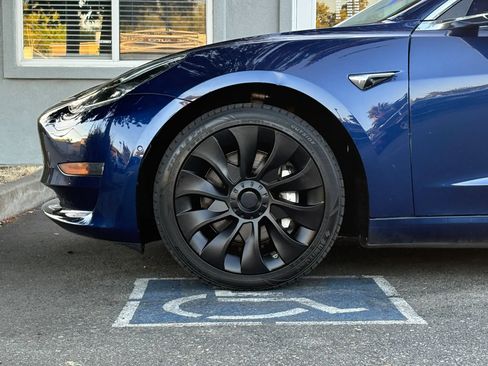 Used 2019 Tesla Model 3 Mid Range RWD image 23