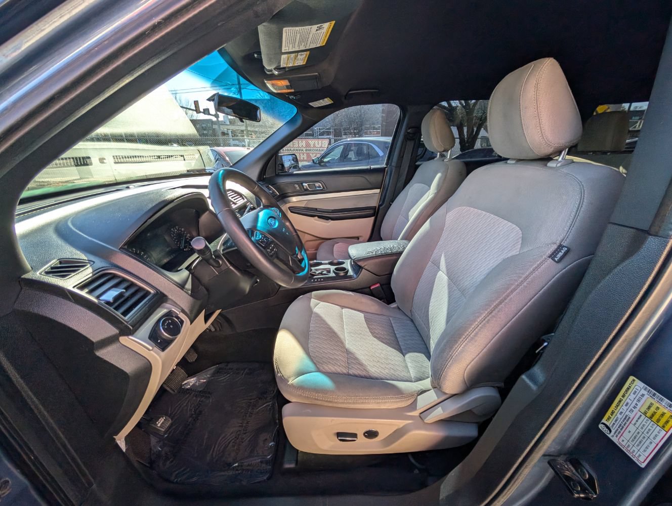 Used 2018 Ford Explorer FWD image 15