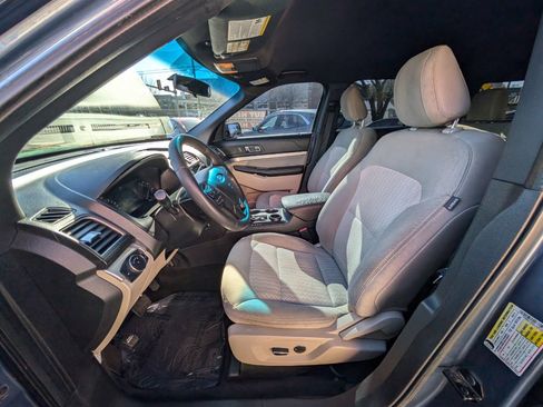 Used 2018 Ford Explorer FWD image 15